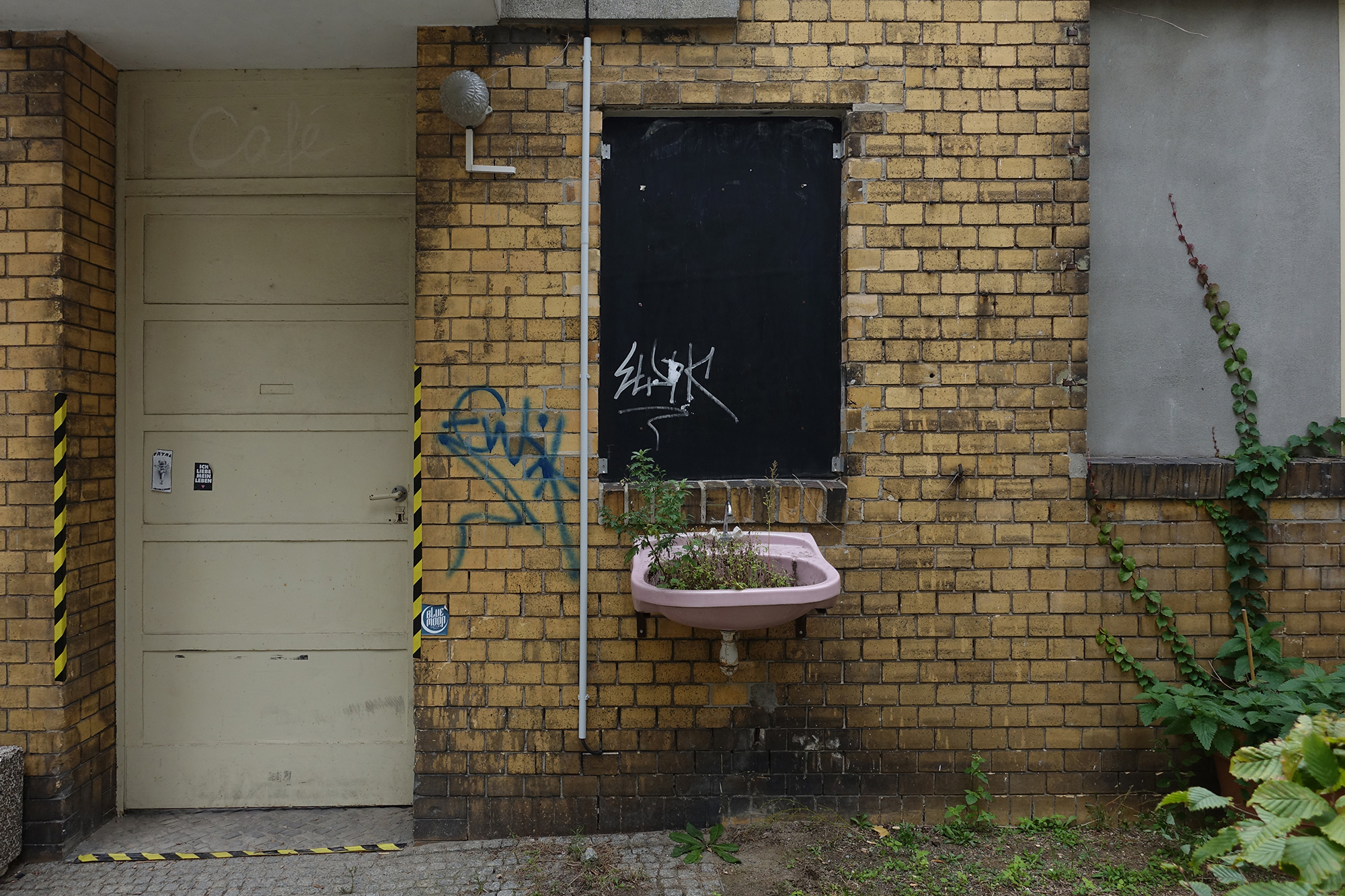 Christoph Radke, Berlin, Reinbeckhallen, Rückseite des Cafés Schöneweile, 2020